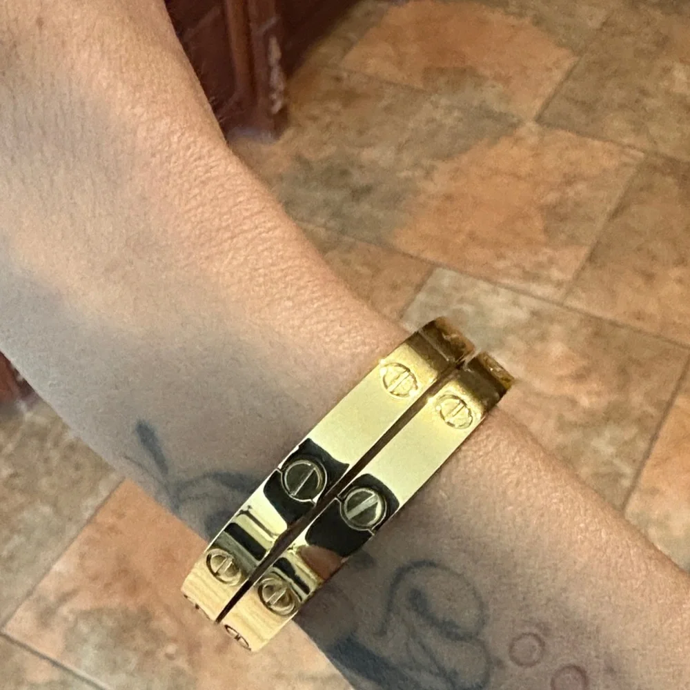 FASHION BANGLE YELLOW GOLD NEW - ONLY ONE ‼️‼️